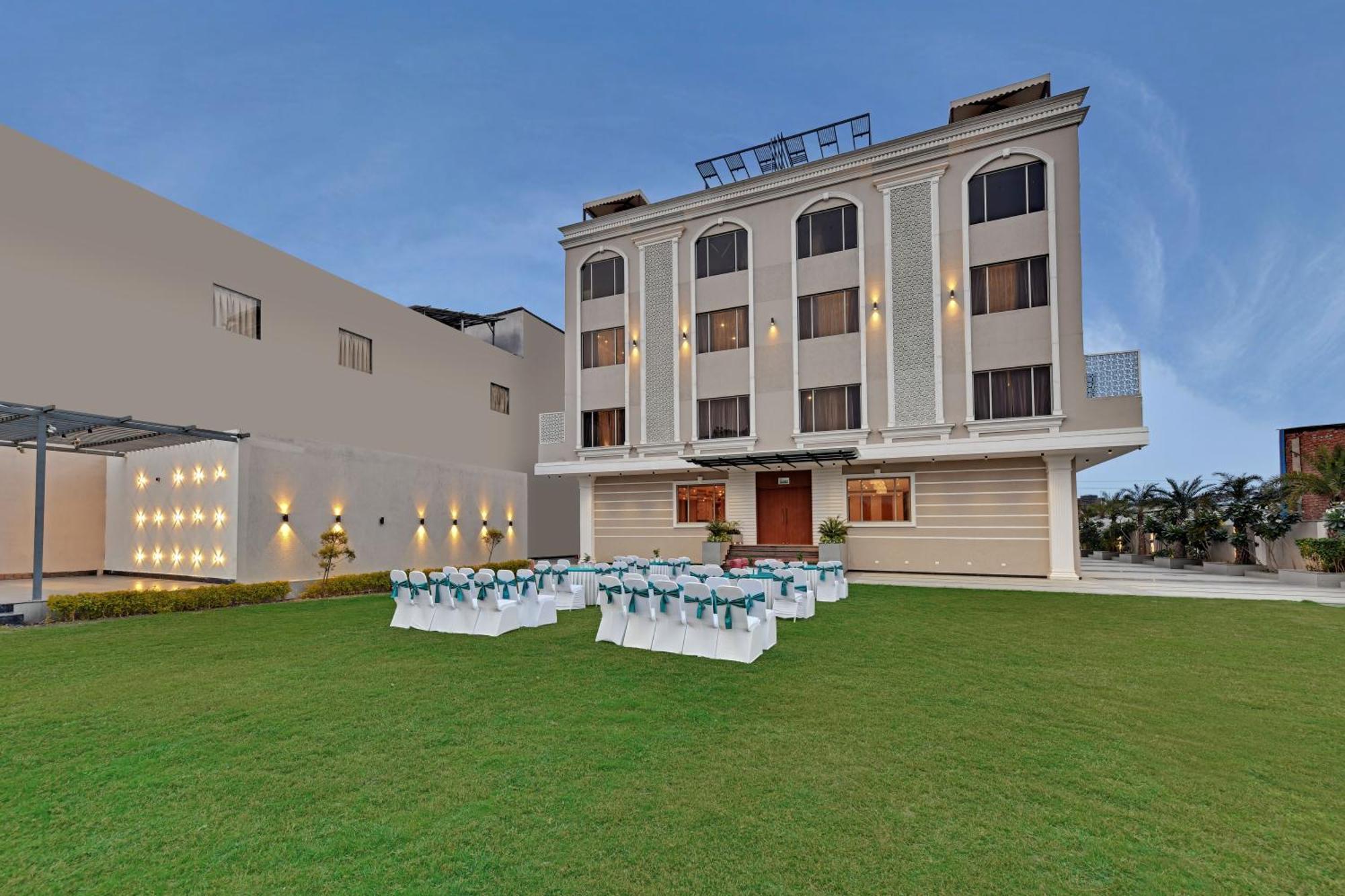 Click Collection Grand Gateway Varanasi Dış mekan fotoğraf