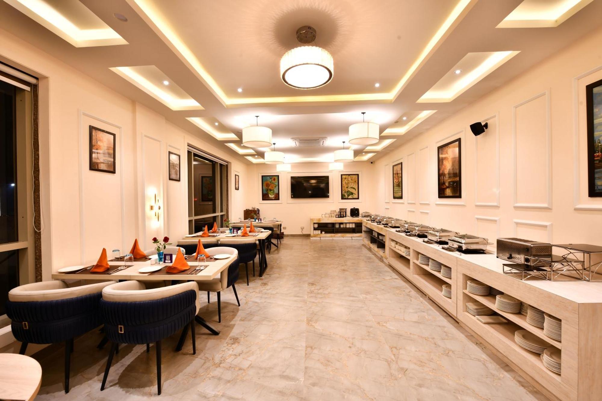 Click Collection Grand Gateway Varanasi Dış mekan fotoğraf